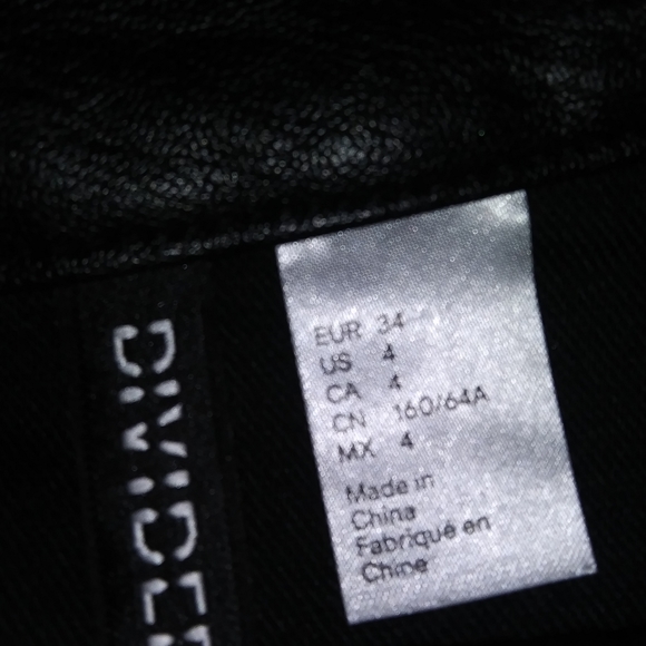 Faux leather skirt - Picture 2 of 3